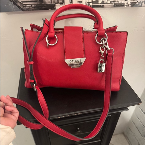 Guess purse - Picture 2 of 9